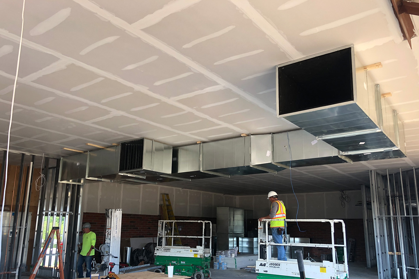 RMS Pros offers custom heating and ventilation systems designed to ensure energy efficiency and optimal air quality for commercial and industrial environments. From furnace installation to advanced ventilation, we’ve got you covered.