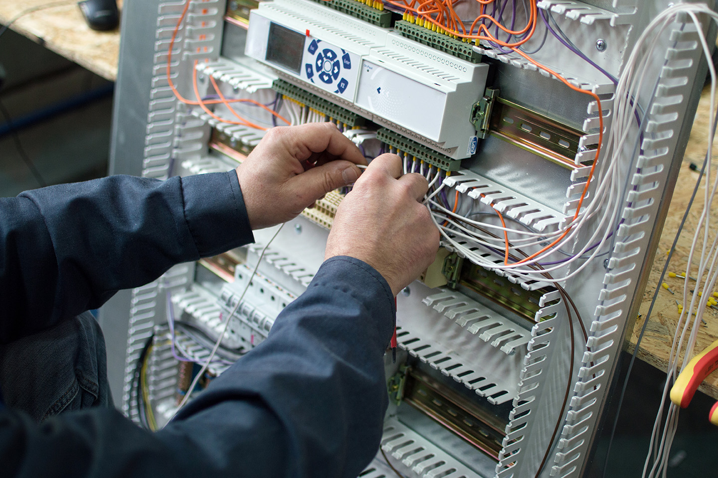 RMS Pros offers advanced HVAC control systems designed to enhance energy efficiency, performance, and reliability for commercial and industrial businesses. Our solutions include automation, load calculations, and real-time controls.